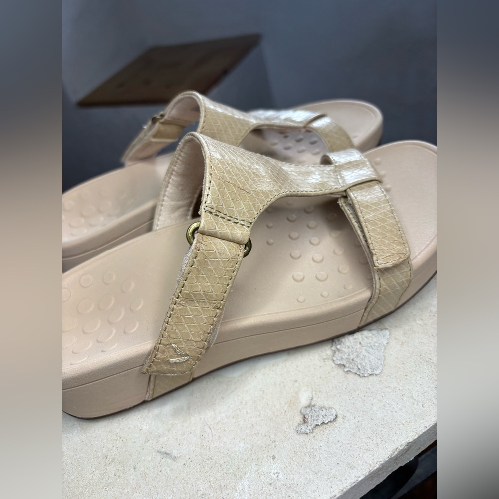 Vionic Pacific Ellie oat beige Snake Print Sandals Comfort Size7.5 preloved - Picture 7 of 9